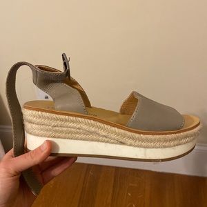 Lucky brand flatforms